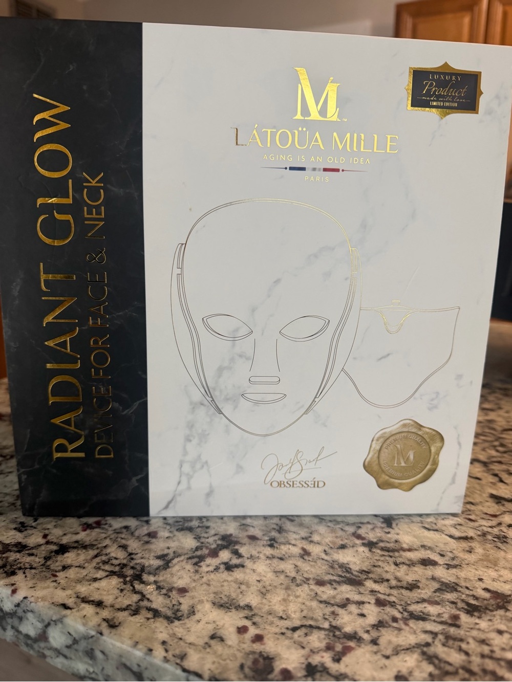 Latoua Mille LED Face & Neck Rejuvenation Mask Light Therapy Device New